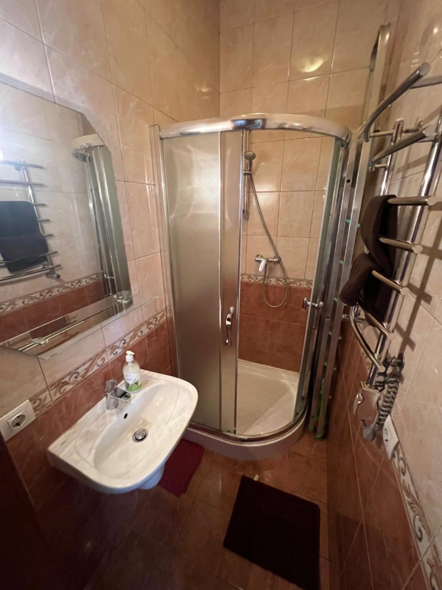Central House Lviv Bagian luar foto