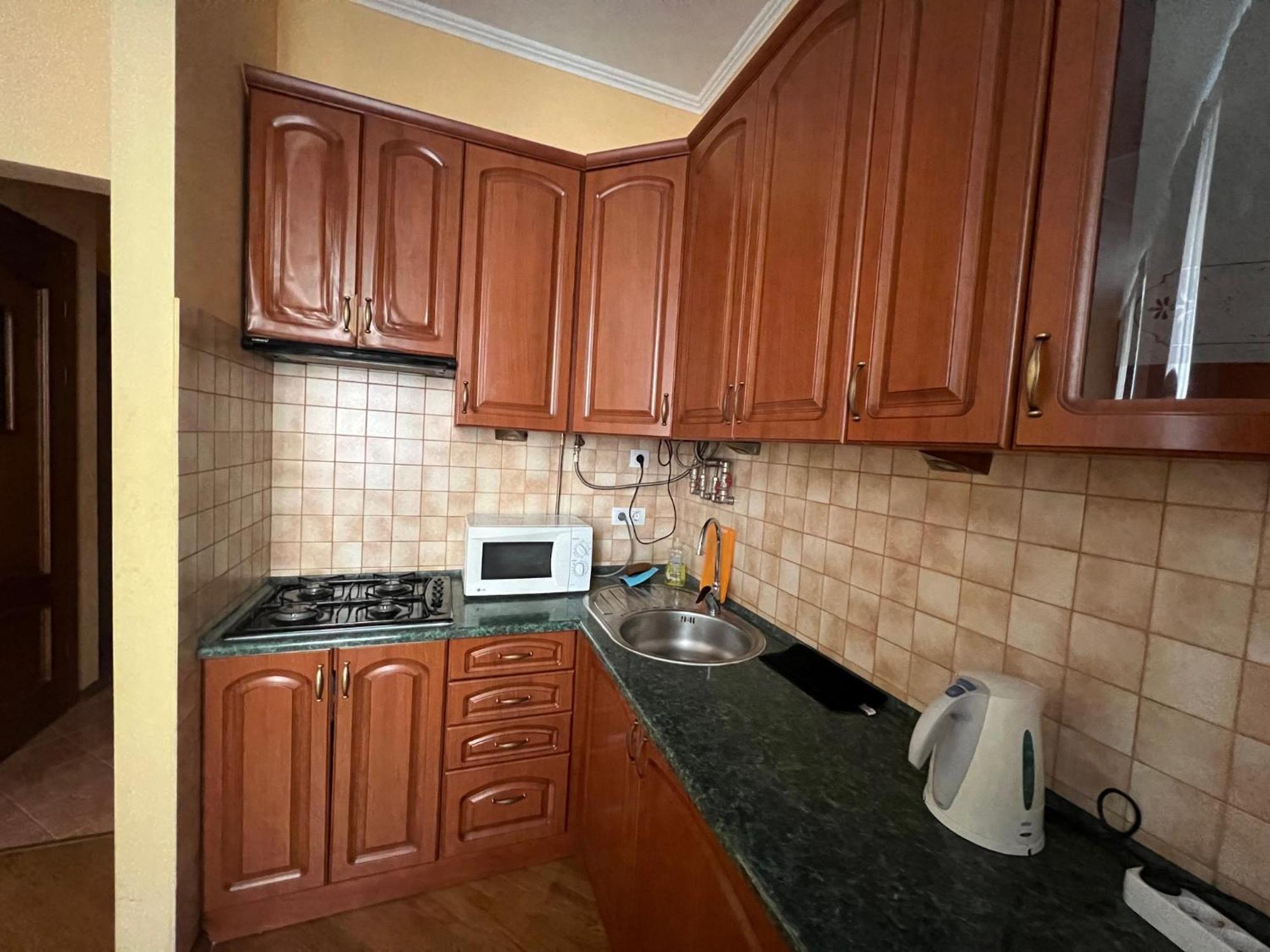 Central House Lviv Bagian luar foto